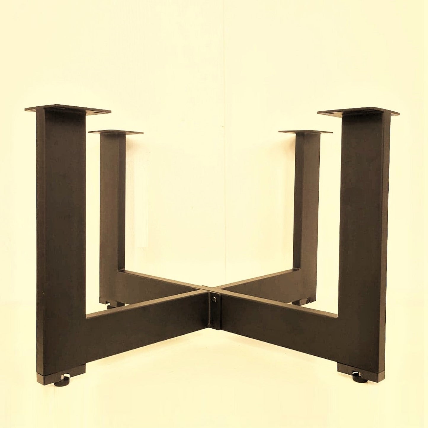 Round Coffee Table Legs, Round Metal Legs, Hairpin Legs, Round Furniture Legs, Round Steel Legs, Rusty Design, Furniture Legs Canada, Furniture Legs Ontario, Furniture Legs Toronto